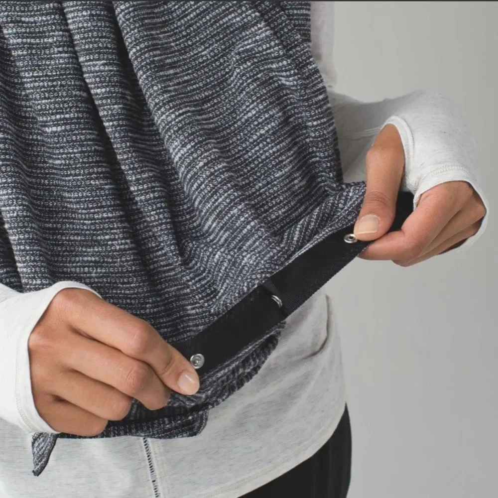 Lululemon Vinyasa Scarf
Coco Pique Black White OS MSRP$48 - Picture 2 of 10